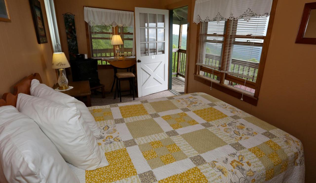 Alpine Inn Little Switzerland Ngoại thất bức ảnh