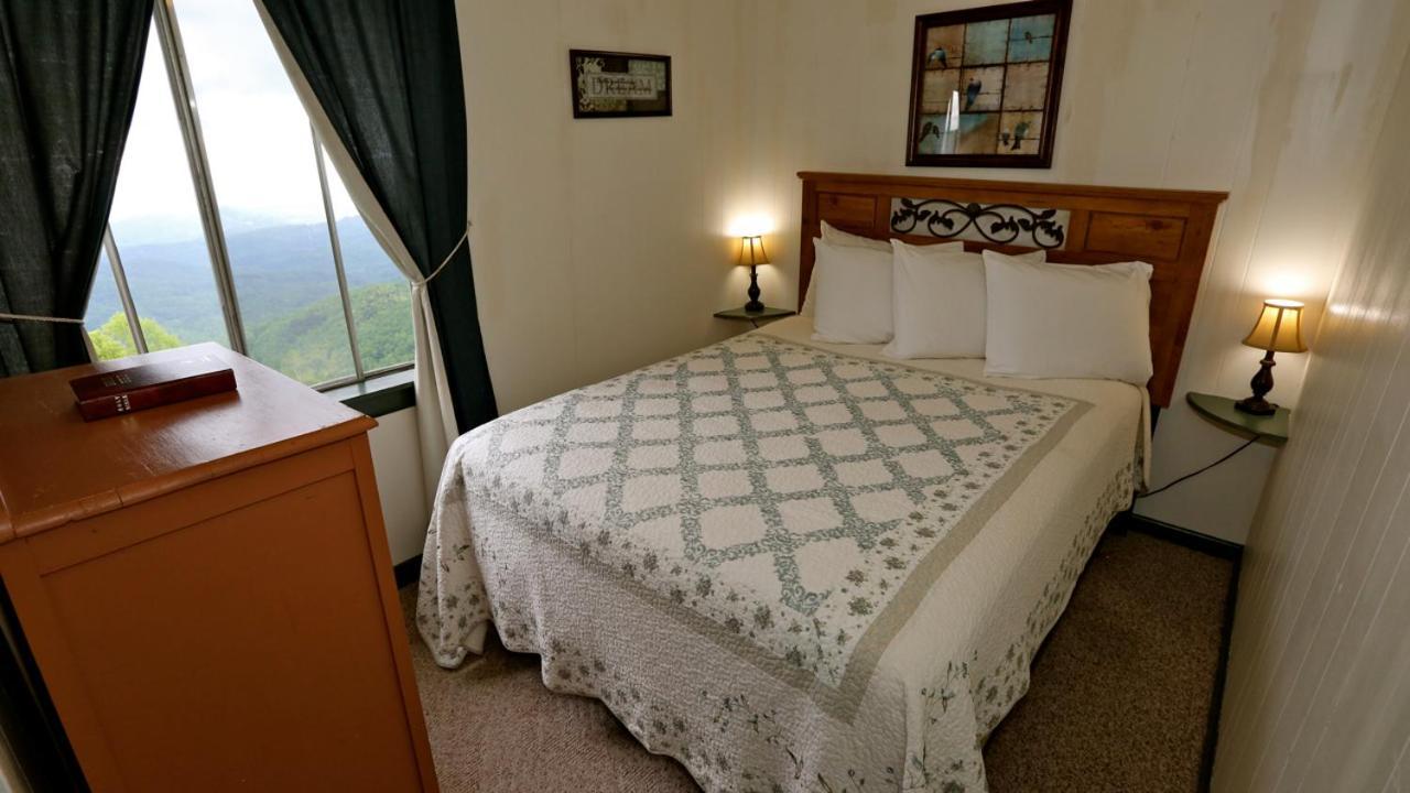 Alpine Inn Little Switzerland Ngoại thất bức ảnh